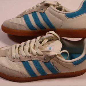 Sporty & Rich Blue and White Sneakers with Timeless Appeal